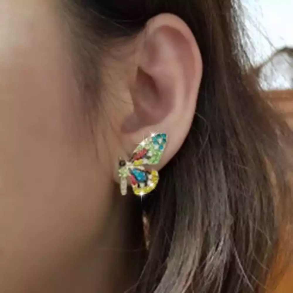 HP 🌸🌺🌼 Butterfly rhinestone wing boho earrings - Picture 4 of 4